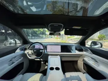 2024 Xpeng G9 с пробегом 52 000 км
