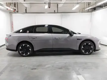 2025 Xpeng Mona M03 с пробегом 3 200 км