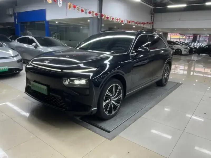 2024 Xpeng G9 с пробегом 128 000 км