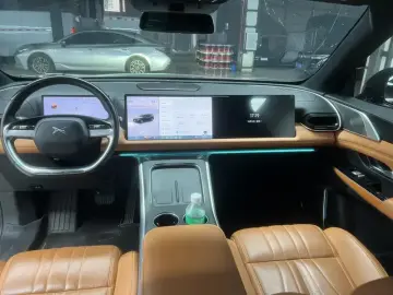 2024 Xpeng G9 с пробегом 128 000 км