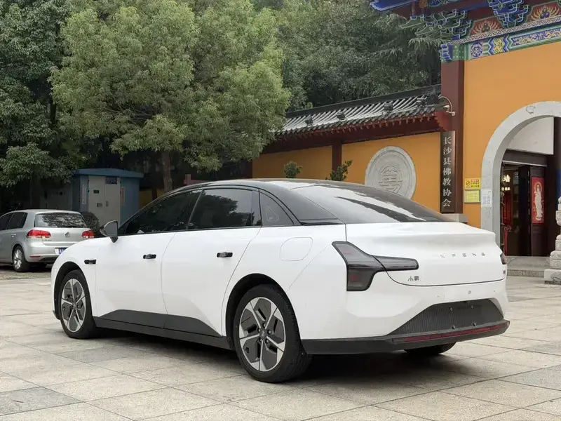 2024 Xpeng Mona M03 с пробегом 22 900 км