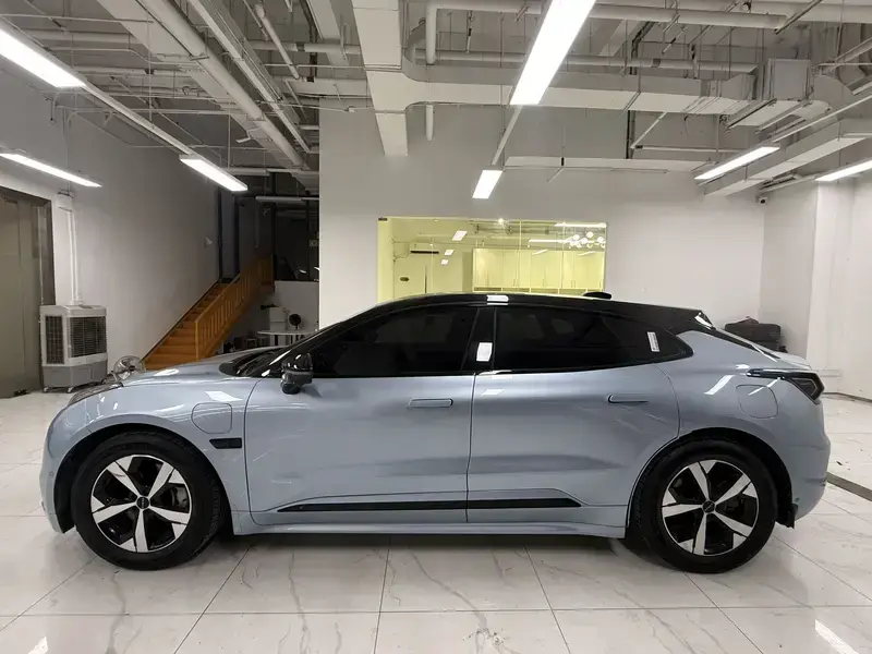2023 Zeekr 001 с пробегом 60 000 км