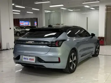 2023 Zeekr 001 с пробегом 60 000 км