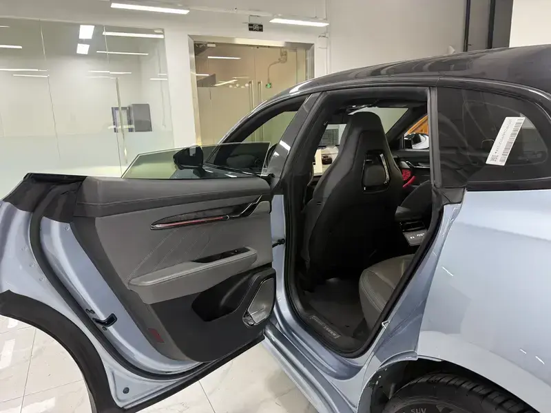 2023 Zeekr 001 с пробегом 60 000 км