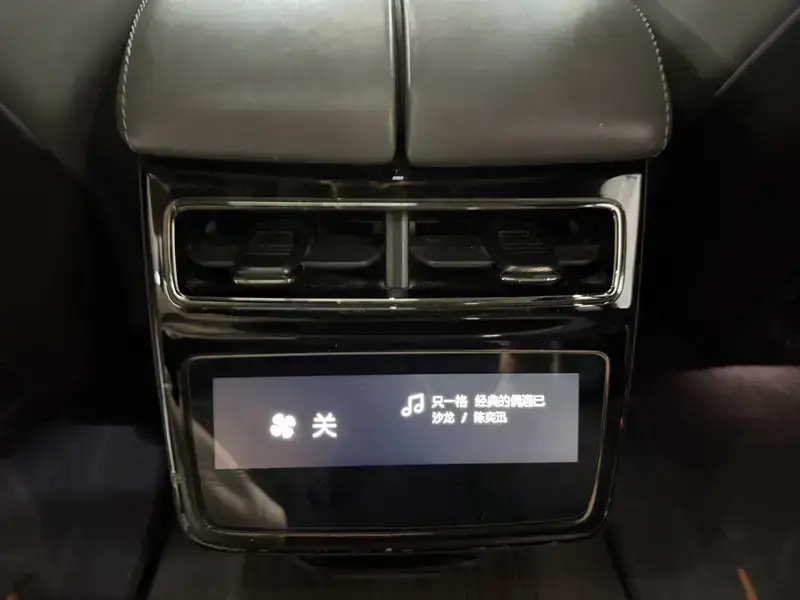 2023 Zeekr 001 с пробегом 60 000 км