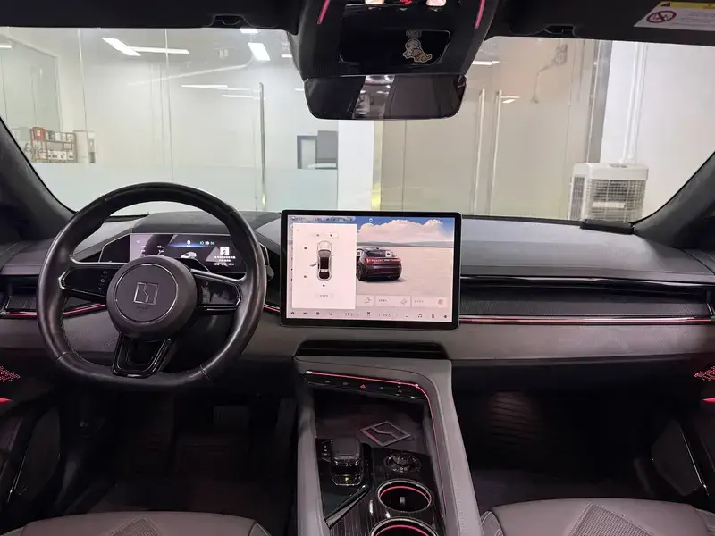 2023 Zeekr 001 с пробегом 60 000 км