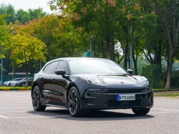 2022 Zeekr 001 с пробегом 41 000 км