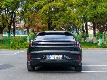 2022 Zeekr 001 с пробегом 41 000 км