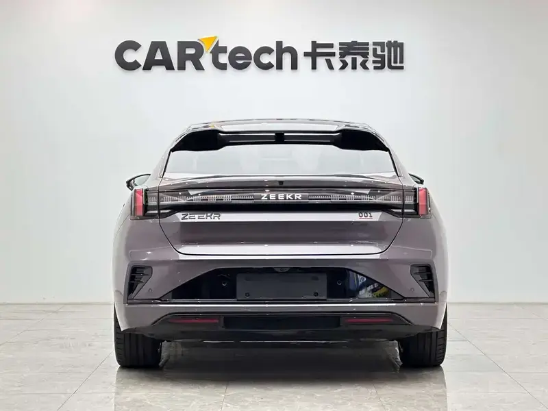 2026 Zeekr 001 с пробегом 10 000 км