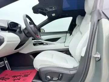 2024 Zeekr 001 с пробегом 39 900 км
