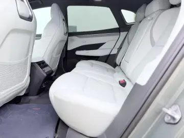 2024 Zeekr 001 с пробегом 39 900 км
