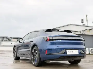 2023 Zeekr 001 с пробегом 60 000 км