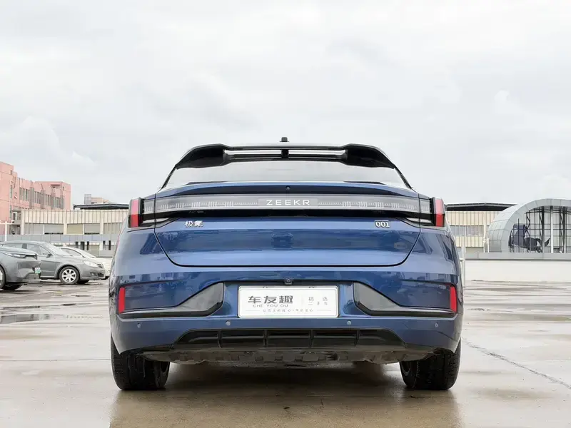 2023 Zeekr 001 с пробегом 60 000 км