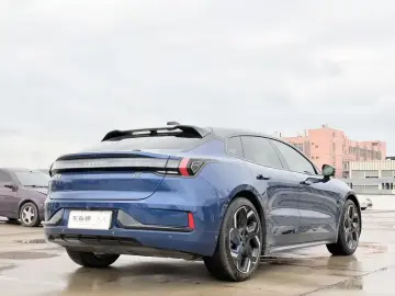 2023 Zeekr 001 с пробегом 60 000 км