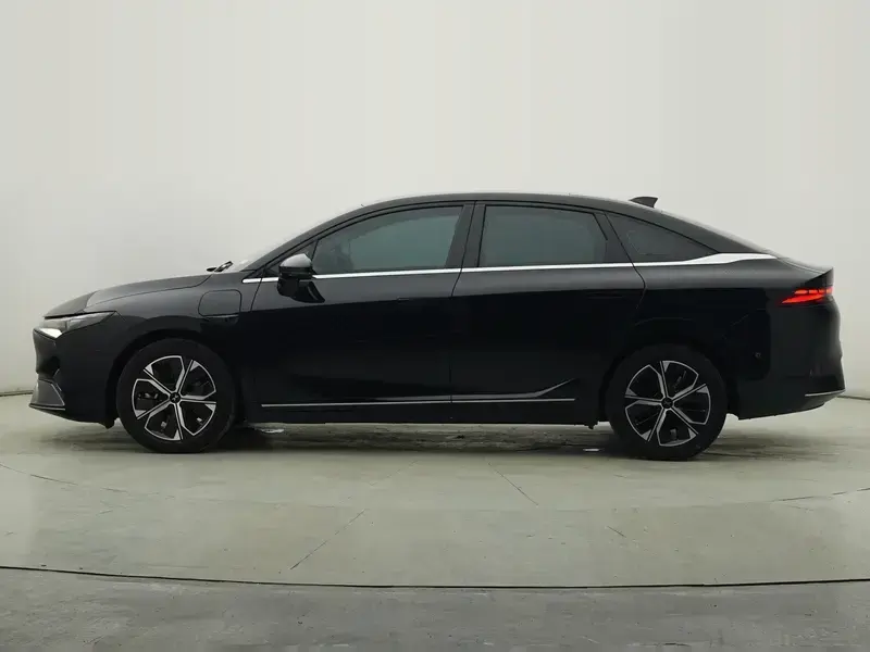 2022 Xpeng P5 с пробегом 75 000 км