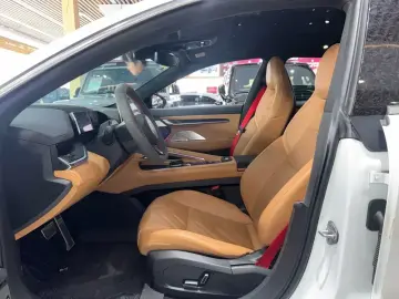 2021 Zeekr 001 с пробегом 75 000 км