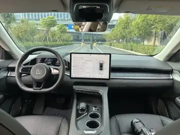 2021 Zeekr 001 с пробегом 74 000 км