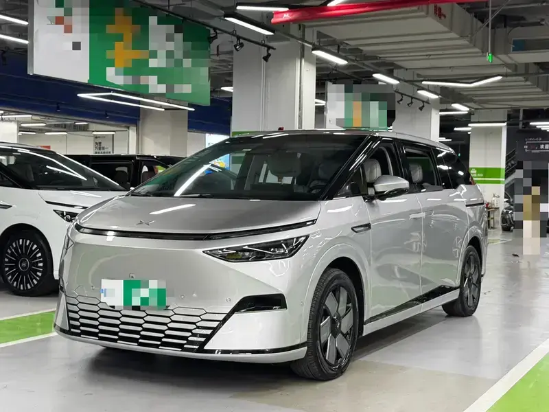 2024 Xpeng X9 с пробегом 76 000 км