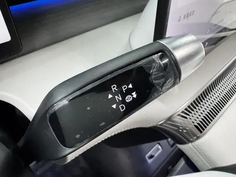 2024 Xpeng X9 с пробегом 76 000 км