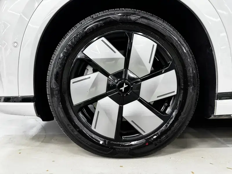 2024 Xpeng X9 с пробегом 76 000 км