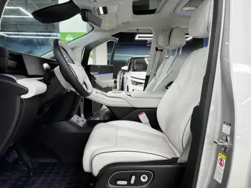 2024 Xpeng X9 с пробегом 76 000 км