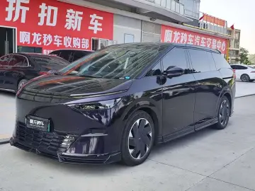 2024 Xpeng X9 с пробегом 31 000 км