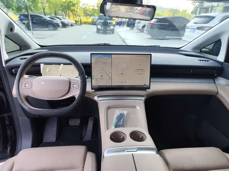 2024 Xpeng X9 с пробегом 31 000 км