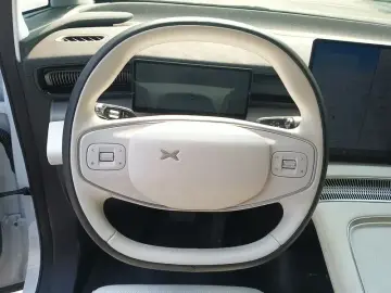 2024 Xpeng X9 с пробегом 45 000 км