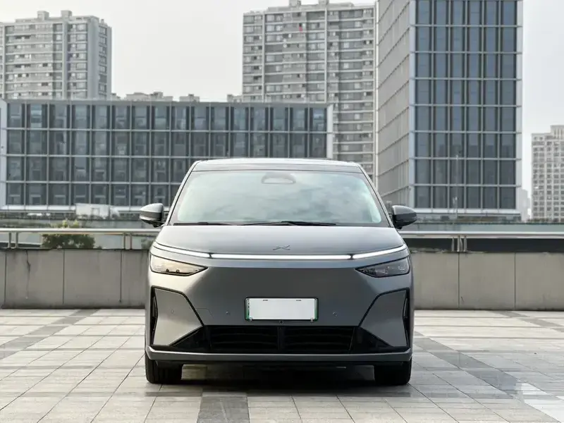 2026 Xpeng X9 с пробегом 12 000 км