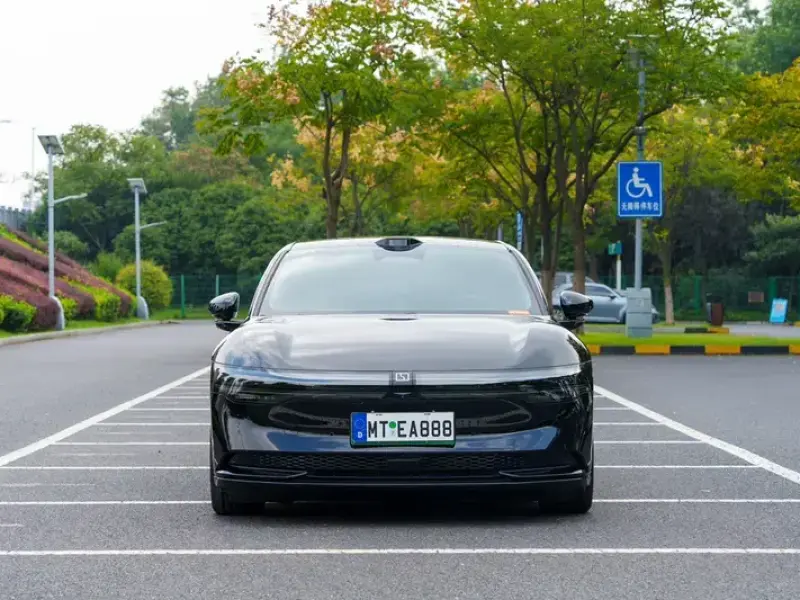2025 Zeekr 007 с пробегом 36 200 км