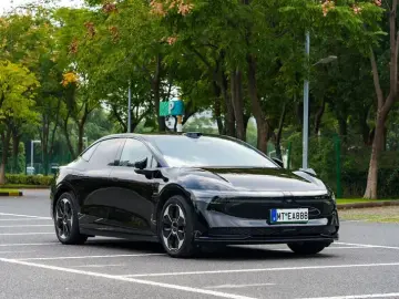 2025 Zeekr 007 с пробегом 36 200 км