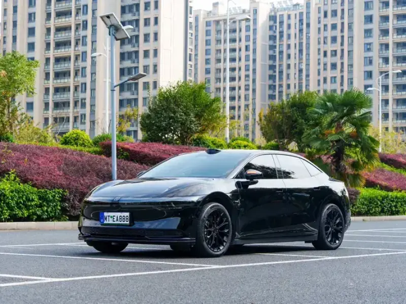 2025 Zeekr 007 с пробегом 44 000 км