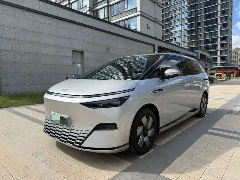 2024 Xpeng X9 с пробегом 40 000 км