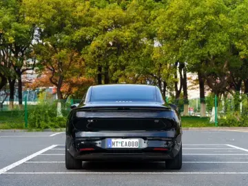 2025 Zeekr 007 с пробегом 44 000 км