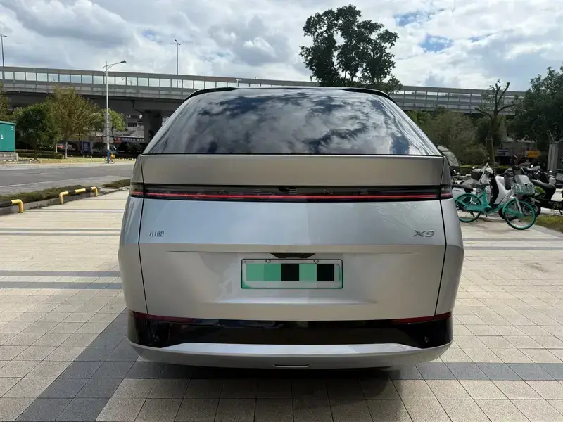 2024 Xpeng X9 с пробегом 40 000 км