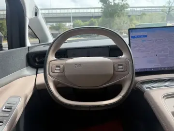 2024 Xpeng X9 с пробегом 40 000 км