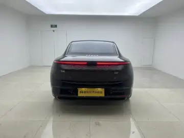 2025 Zeekr 007 с пробегом 28 600 км