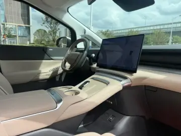 2024 Xpeng X9 с пробегом 40 000 км
