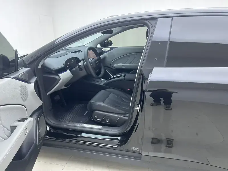 2025 Zeekr 007 с пробегом 28 600 км