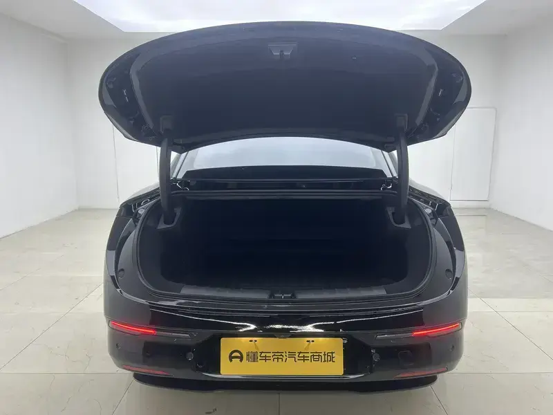 2025 Zeekr 007 с пробегом 28 600 км