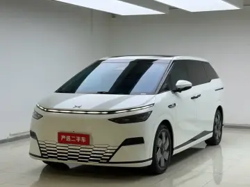 2024 Xpeng X9 с пробегом 42 000 км