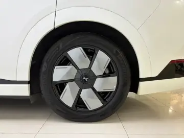 2024 Xpeng X9 с пробегом 42 000 км