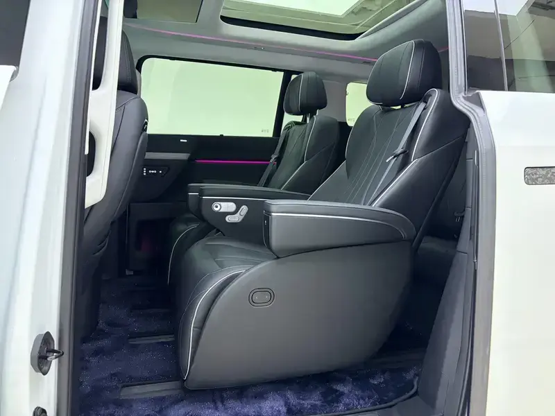 2024 Xpeng X9 с пробегом 42 000 км
