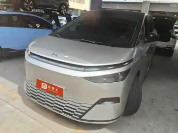 2024 Xpeng X9 с пробегом 40 600 км