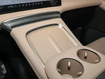 2024 Xpeng X9 с пробегом 40 600 км
