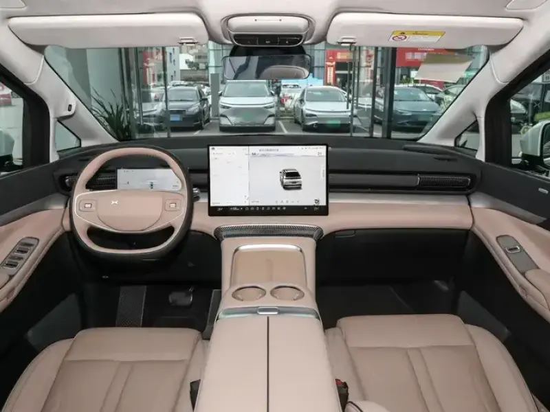2024 Xpeng X9 с пробегом 40 600 км