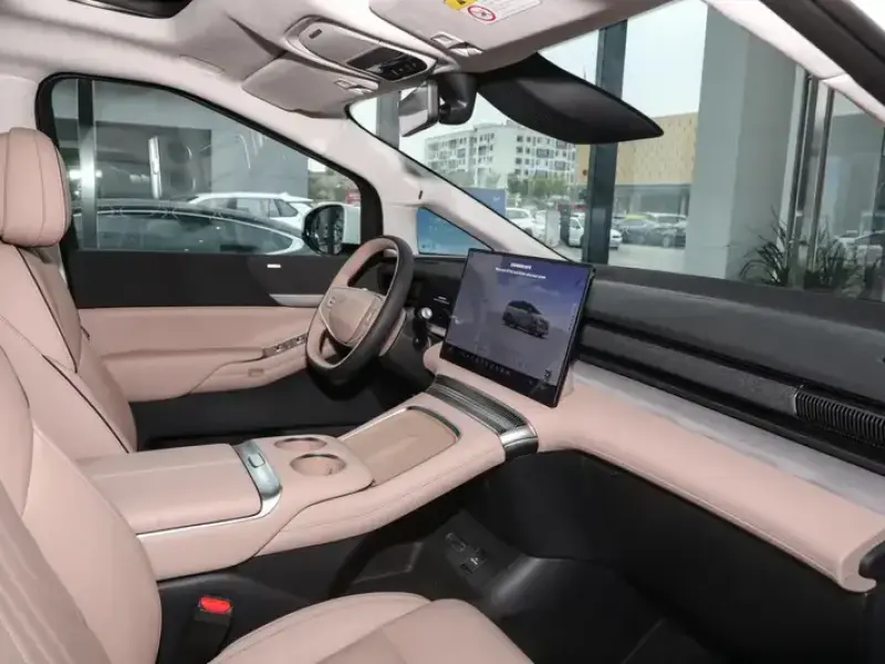 2024 Xpeng X9 с пробегом 40 600 км