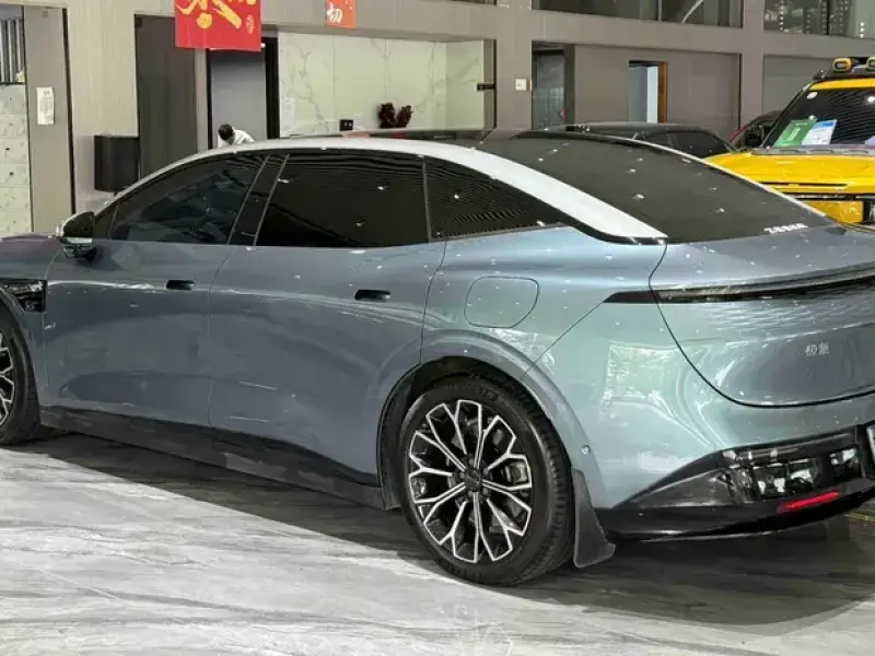2024 Zeekr 007 с пробегом 41 000 км