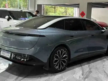 2024 Zeekr 007 с пробегом 41 000 км