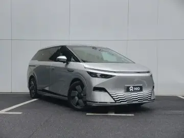 2024 Xpeng X9 с пробегом 36 700 км